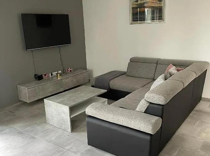 Ivanica Apartman Lukoran